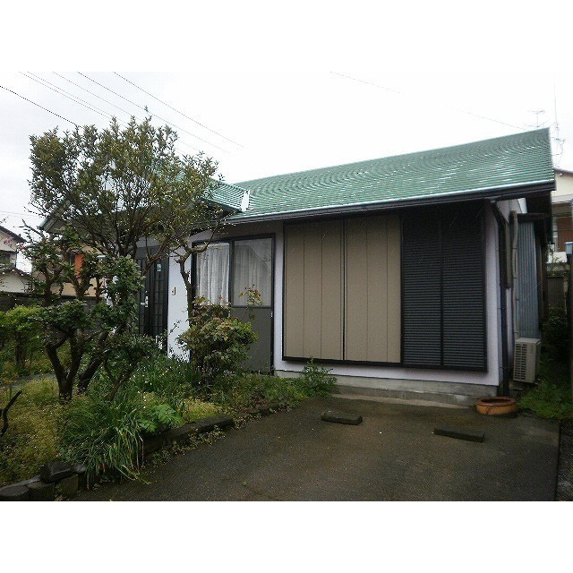 奥田戸建の駐車場