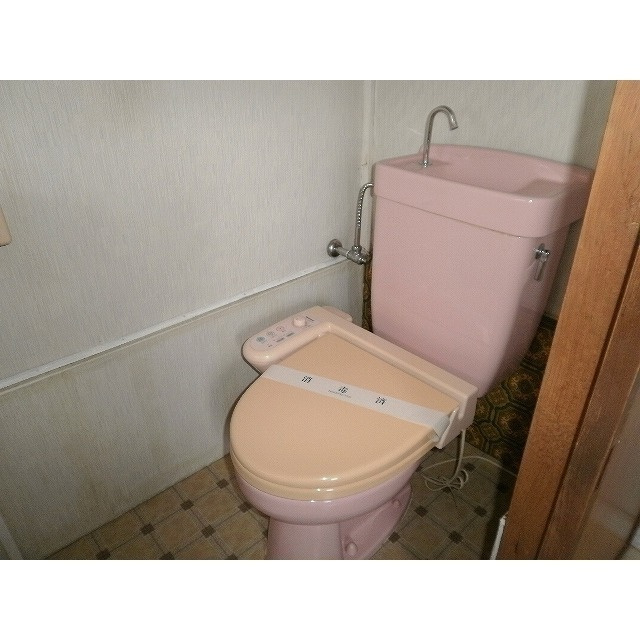 奥田戸建のトイレ