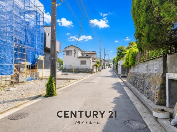 横浜市金沢区富岡西４丁目の新築一戸建の前面道路含む現地写真|現在建築中の為、同仕様物件のご案内をさせて頂きます。
お車でご自宅まで送迎承ります。