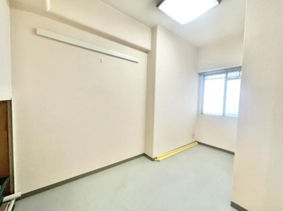 【子供部屋】 | サンロード大泉 | 充分な広さと収納機能を備えた部屋はお子様の自発性と成長を促します。お子様の成長を支える、勉強や好きなことに没頭する学びの空間にどうぞ。