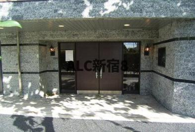 フェニックス方南町弍番館のエントランス