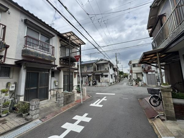 【前面道路含む現地写真】