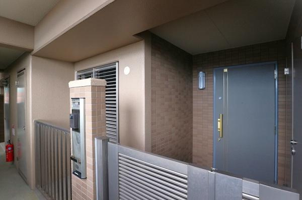 メロディーハイム楠葉７番館　中古 マンションのエントランス