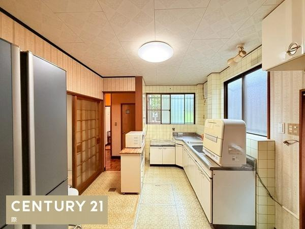 下津町塩津　中古戸建のキッチン