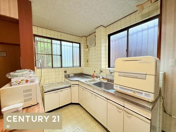 下津町塩津　中古戸建のキッチン