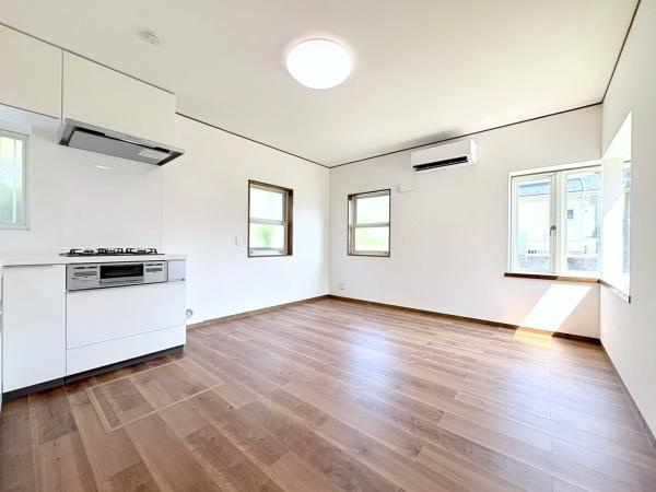 横浜市栄区本郷台３丁目の中古一戸建の居間・リビング