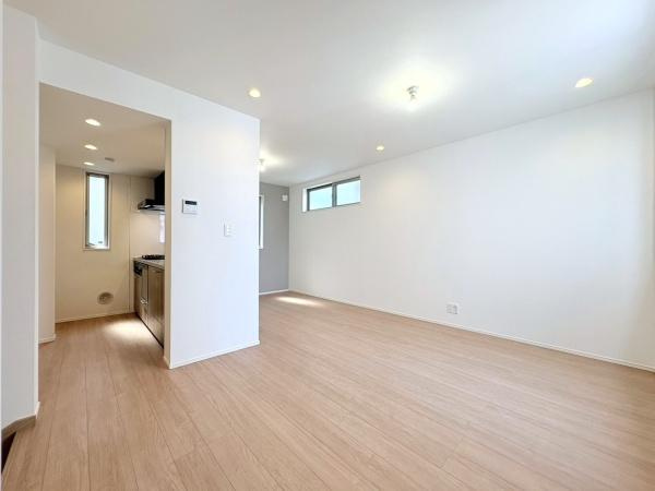 横浜市磯子区坂下町の中古一戸建の居間・リビング