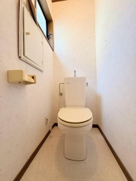 鎌倉市台４丁目の中古一戸建のトイレ