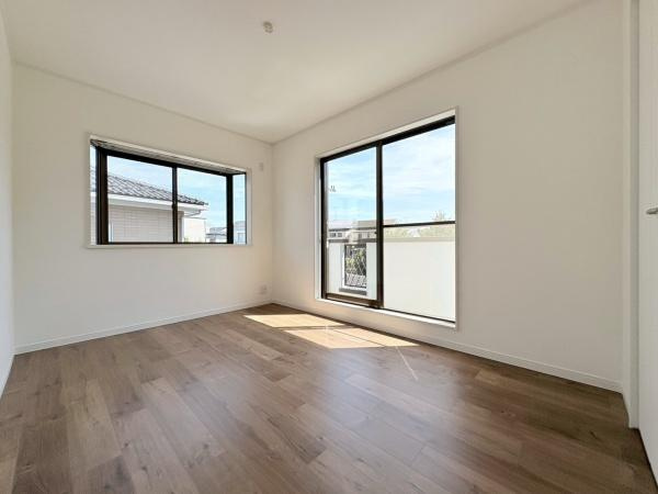 藤沢市高倉の中古一戸建の洋室