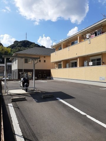 サントマリー・ド・ラメールの駐車場