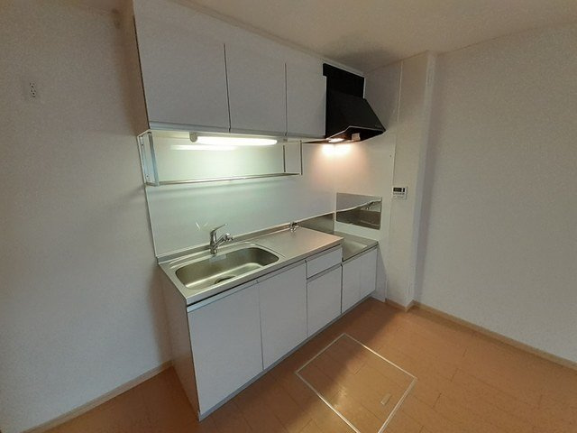 サンセールⅡのキッチン|コンパクトなキッチンで掃除もラクラク