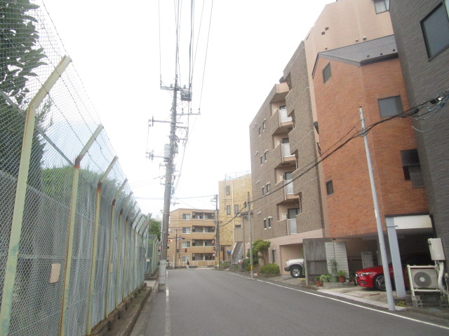 横浜市西区久保町のビル