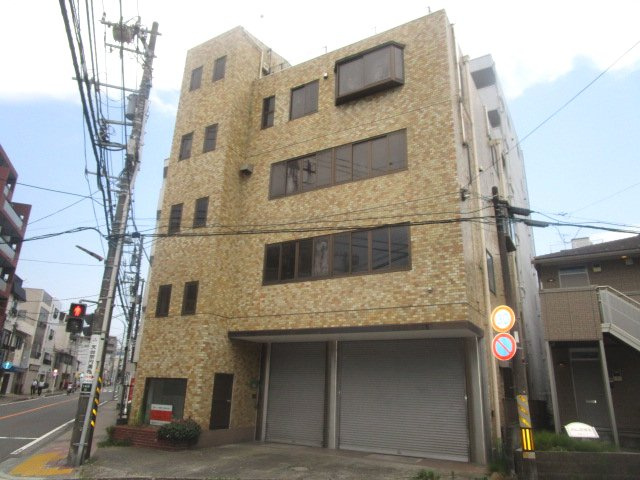 横浜市西区久保町のビルの外観