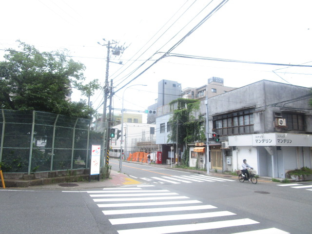 横浜市西区久保町のビル