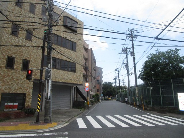 横浜市西区久保町のビル