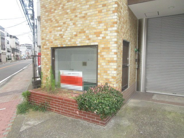 横浜市西区久保町のビル