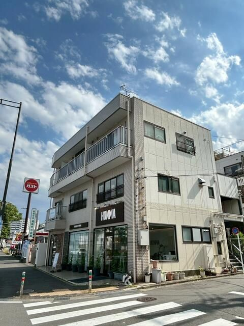 第一植辰ビルの外観