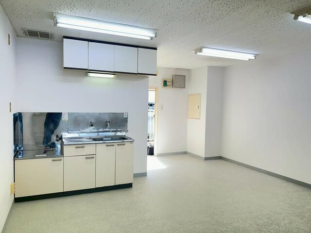 第一植辰ビルのキッチン