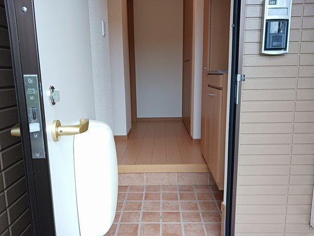 ベルフレ－シュ　Ａの玄関