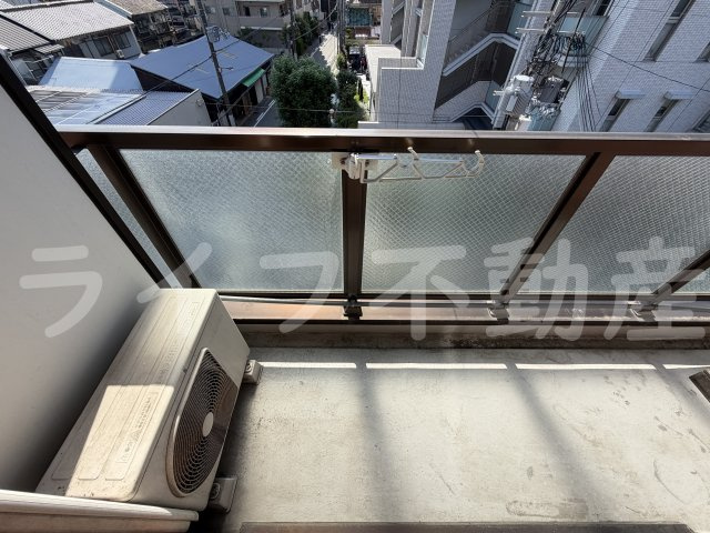 マンションロゼのバルコニー|広々としたバルコニーです