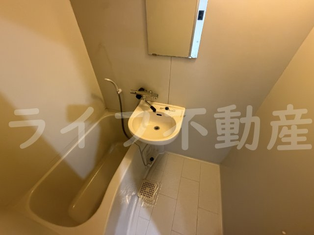 マンションロゼの浴室|日々の疲れを癒すお風呂付です