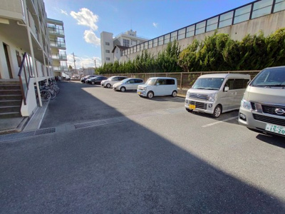 【駐車場】 | エバーグレイス森本