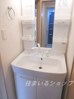 アート・ハウス　弐番館の洗面所|シャンプードレッサー