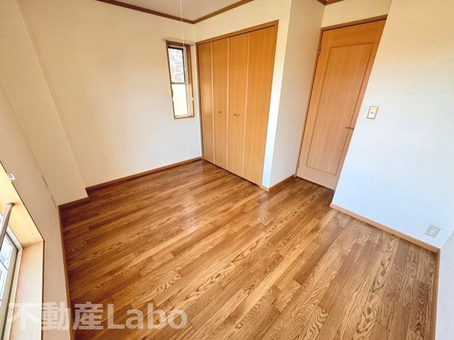 ソレイユ北島ⅡCの洋室
