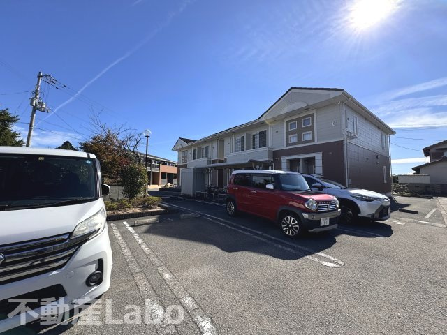ソレイユ北島ⅡCの駐車場