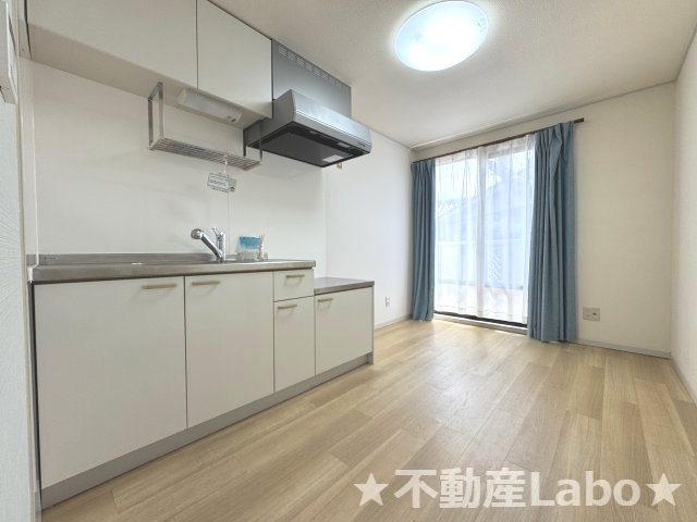 セジュール住吉A棟の居間・リビング