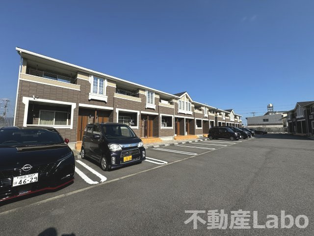 ロータス南島田Cの駐車場