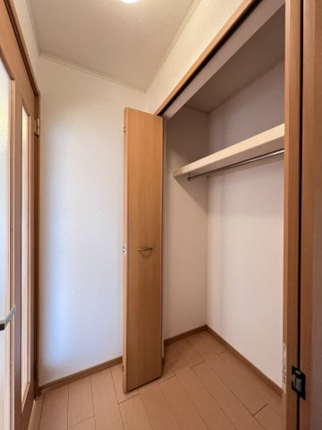 鶴見スクエアⅡの収納|玄関ホールクローゼット