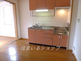 リバーサイド北斗のキッチン|浄水器一体型シャワー水栓・床下収納あり