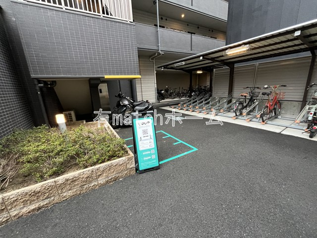 Quintet NAMBAの駐車場