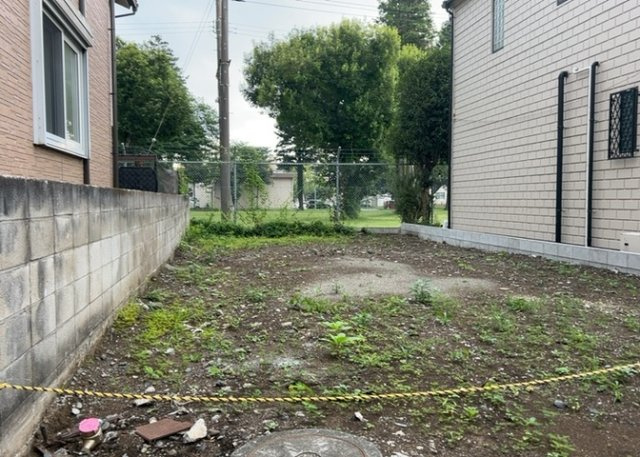 【外観】 | 土地購入を検討されている場合、境界杭がない状態で購入してしまうと境界確定測量をする必要があり、費用がかかります。購入の前に、売主、隣土地所有者立ち合いのもと境界を確定し境界杭を設置するのがベストです。