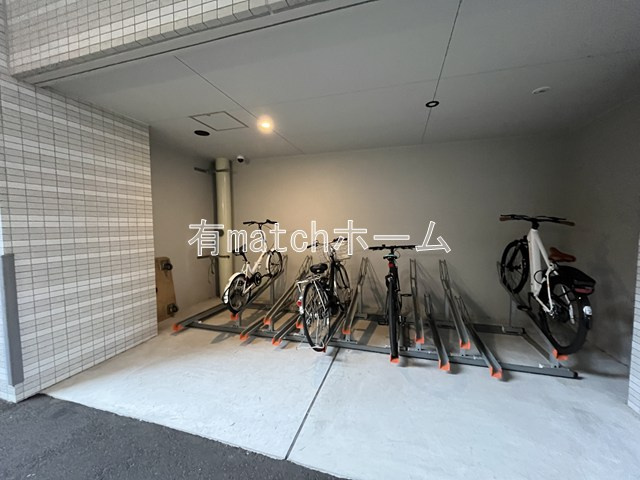 Quintet NAMBAの駐車場