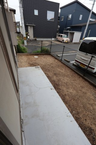 フォブール当新田　C棟の庭
