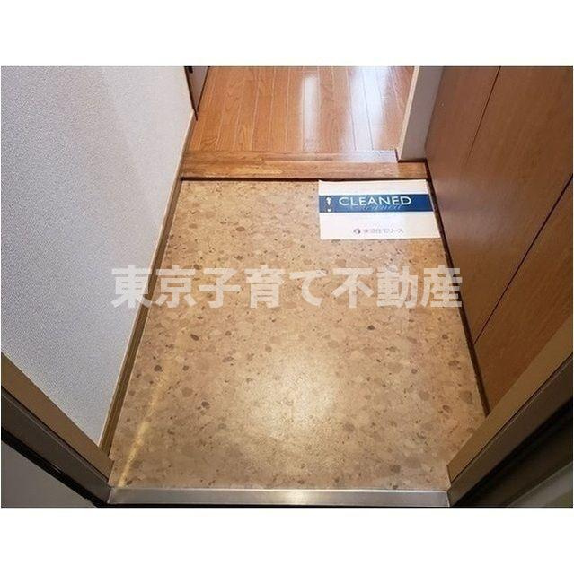 カーサグランデ本郷の玄関