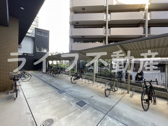 JPレジデンス大阪城東Ⅱの駐車場|駐車場があるので、車を買う予定の方も安心です
