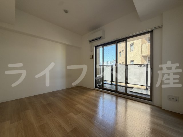 JPレジデンス大阪城東Ⅱの居間・リビング|こちらの居間で趣味の時間をお楽しみください