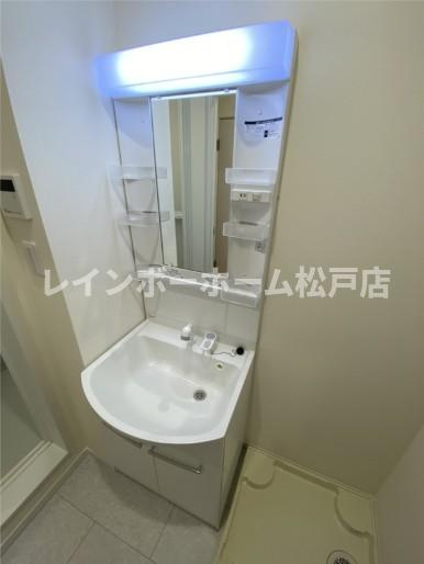 グランドソレイユ松戸上本郷の独立洗面台