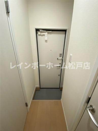 松戸市上本郷のアパートの玄関
