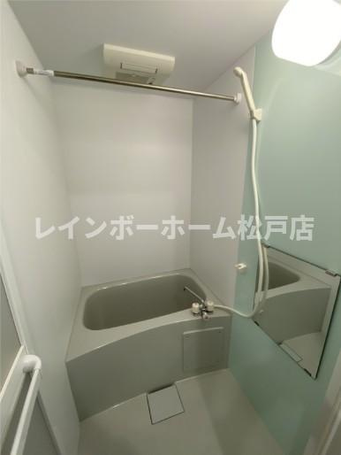 松戸市上本郷のアパートの浴室