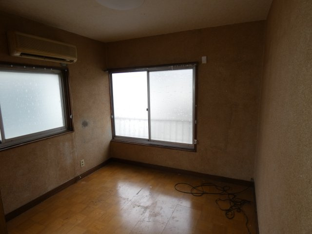 上山口貸家の洋室