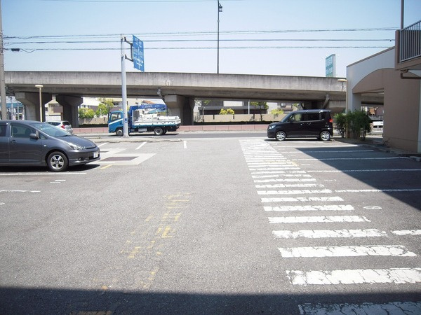 グランパーク加古川の駐車場
