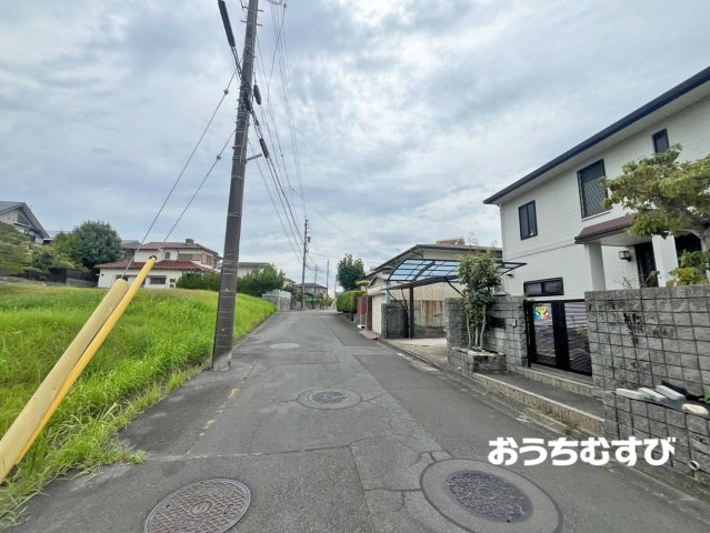 春日井市高森台３丁目(全1棟)の前面道路含む現地写真