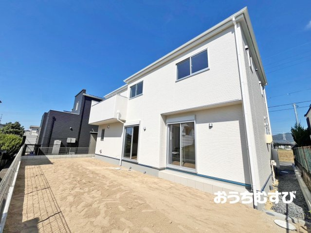 春日井市高森台３丁目(全1棟)の前面道路含む現地写真