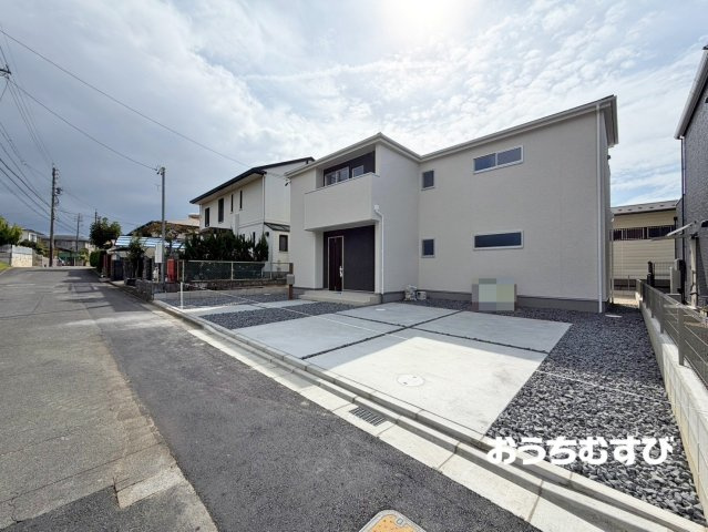 春日井市高森台３丁目(全1棟)の前面道路含む現地写真