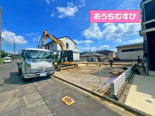 春日井市高森台３丁目(全1棟)の前面道路含む現地写真