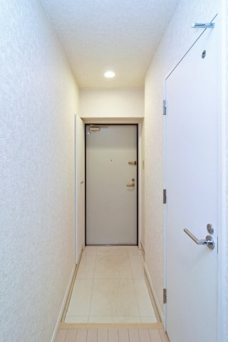 レスプリ・メゾンデリス　6階の玄関|別号室のものになります。現状優先。